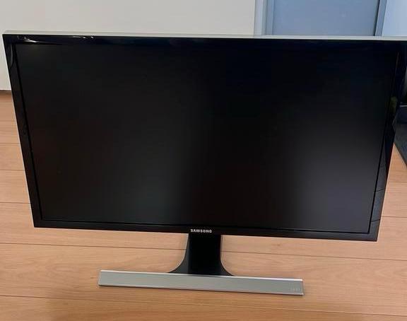 Samsung 28” 4K Monitor, Ophalen, HDMI, TN, 60 Hz of minder