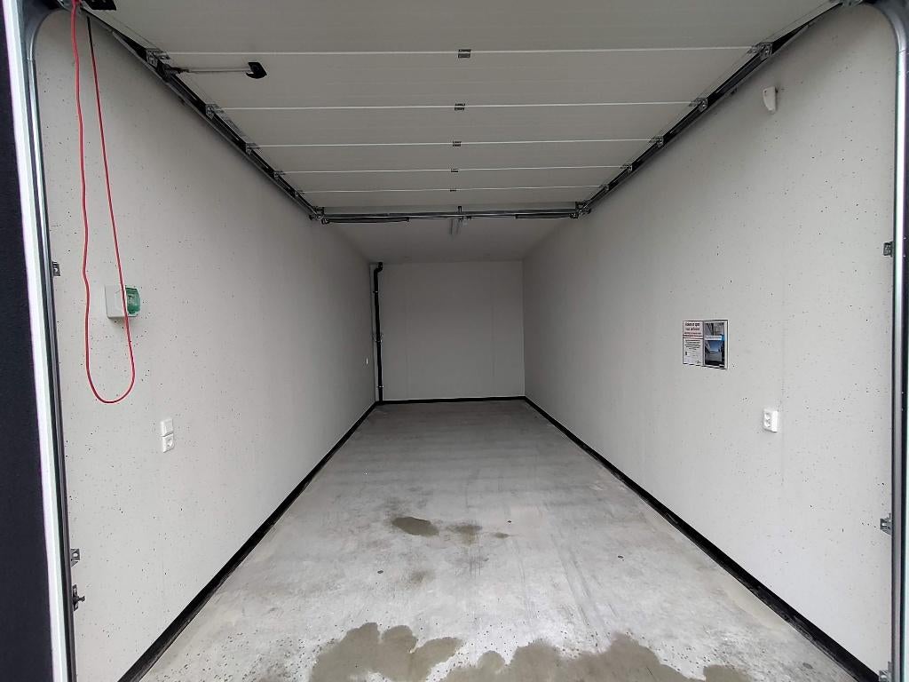 zeer grote garage in Breda hoogeind/Baarschot te koop / huur, Auto diversen