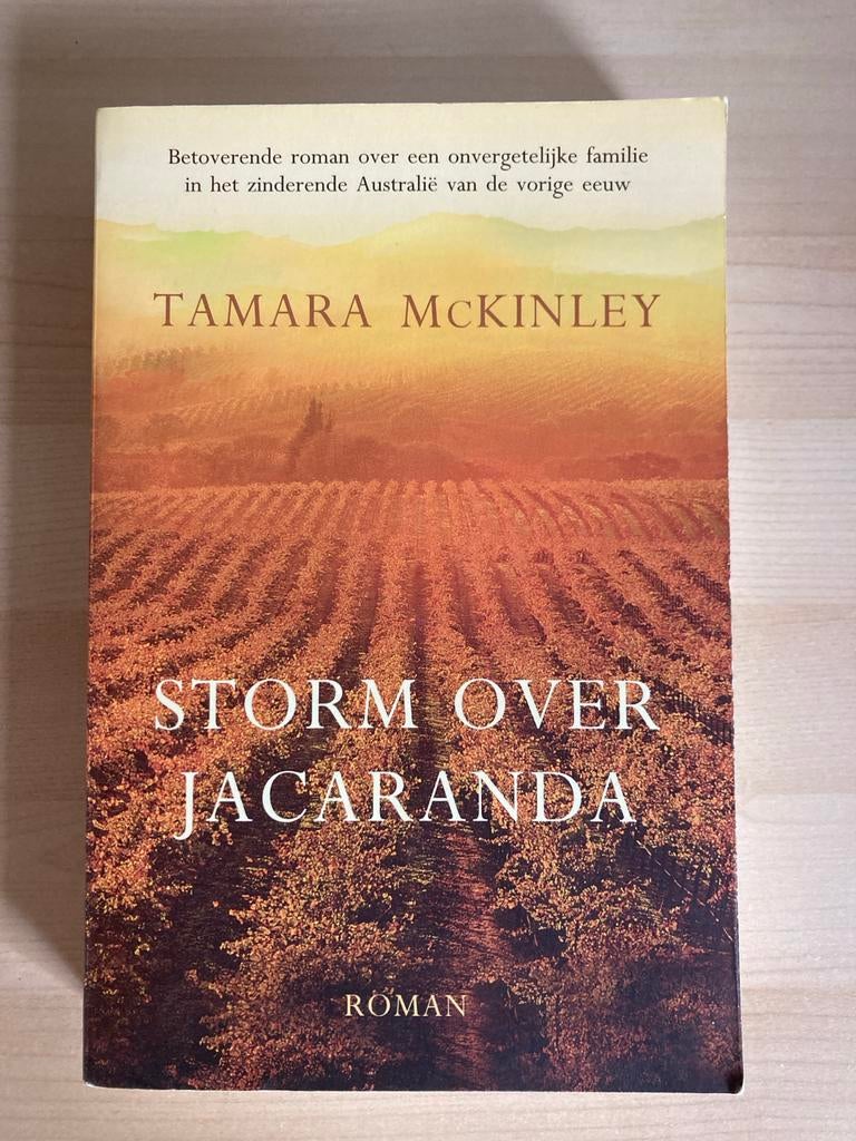 Storm over Jacaranda - Tamara McKinley, Ophalen of Verzenden, Gelezen, Nederland
