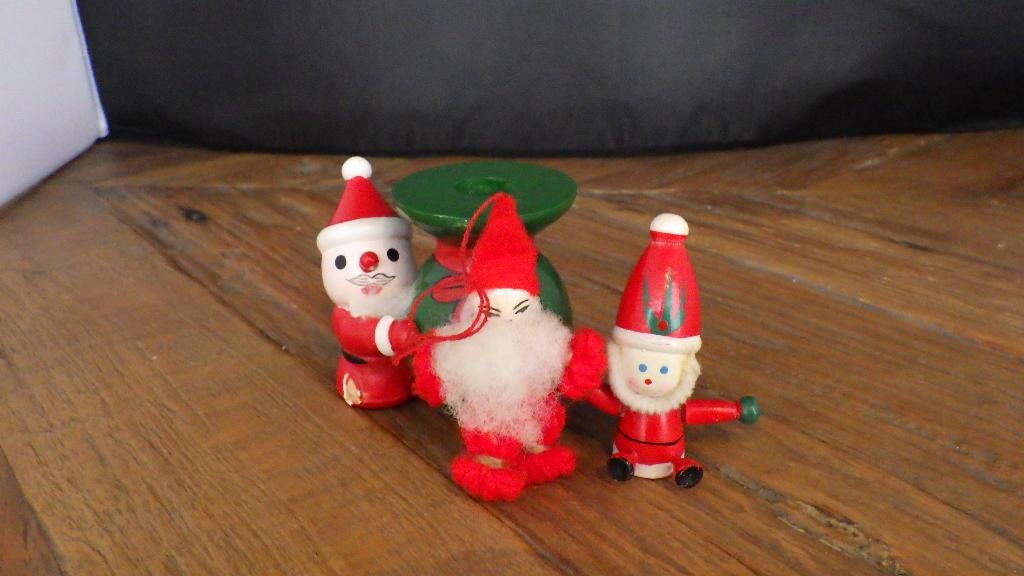 3 kleine mooie kerstmannetjes, Diversen, Kerst, Ophalen of Verzenden, Gebruikt