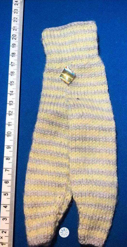 Gebreide broek voor Barbie - Geel/Grijs gestreept, Ophalen, Gebruikt