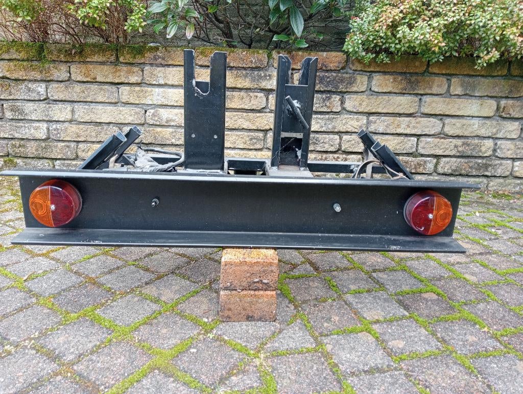 Degelijke fietsendrager, Ophalen, 2 fietsen, Gebruikt, Trekhaakdrager