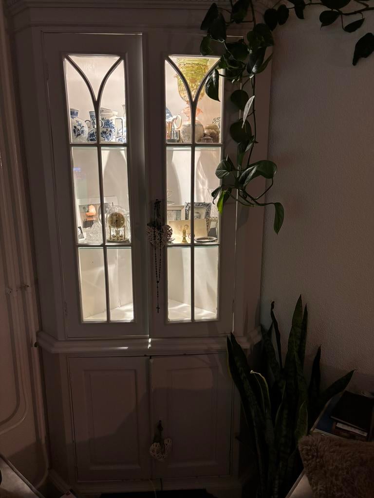 Hoekkast vitrinekast lichte kleur hout met glas/verlichting, Ophalen, Glas, 50 tot 100 cm, 150 tot 200 cm