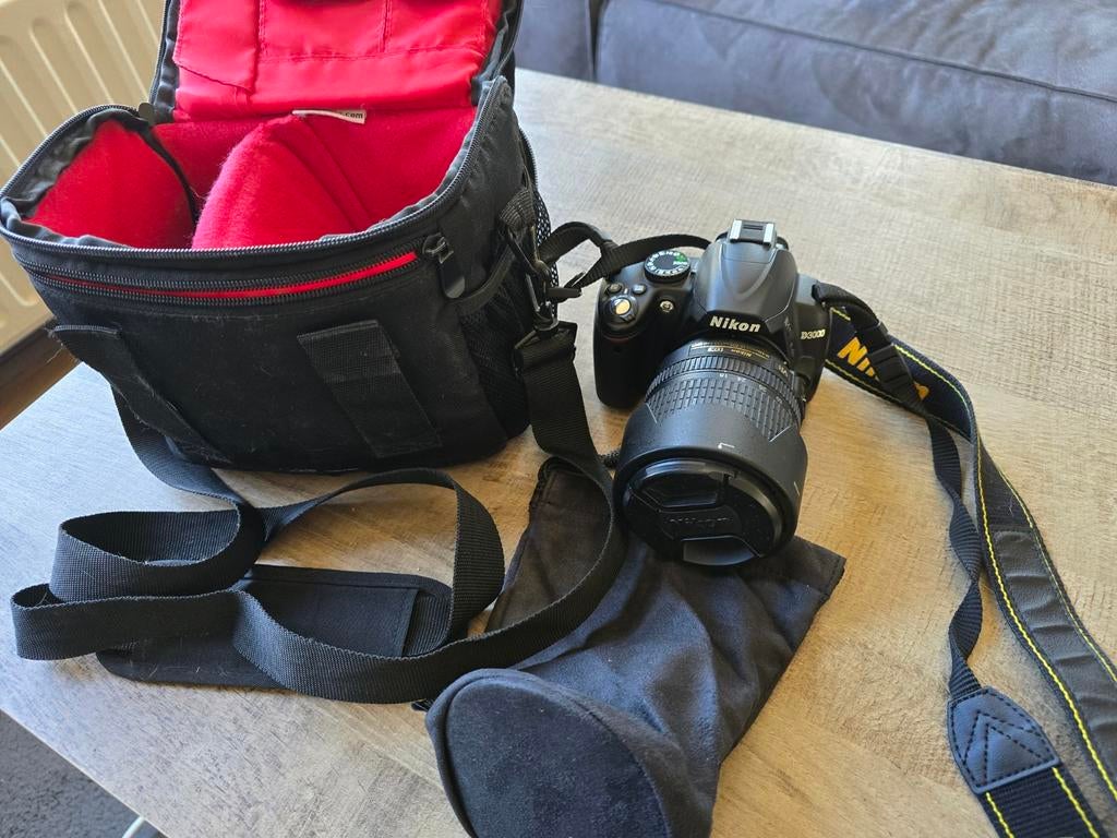 Nikon D3000 Spiegelreflexcamera met tas en oplader, Ophalen of Verzenden, Gebruikt, Spiegelreflex, Nikon