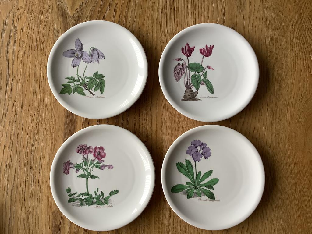 Vintage bloemen bordjes, Huis en Inrichting, Keuken | Servies, Ophalen of Verzenden, Zo goed als nieuw