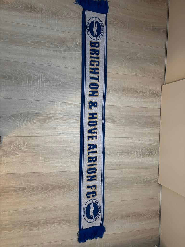 Sjaal Brighton & Hove Albion FC, Ophalen of Verzenden, Zo goed als nieuw, Overige maten, Sjaal