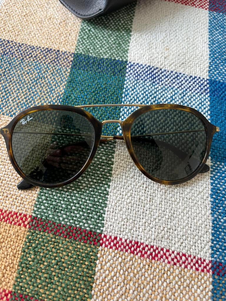 Rayban zonnebril heren incl koker, Zonnebril, Zwart, Ophalen of Verzenden, Zo goed als nieuw