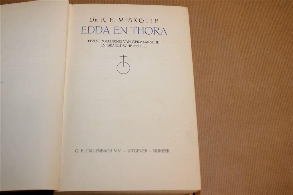 Edda en Thora — Germaanse en Israëlitische Religie [1939], Boeken, Ophalen of Verzenden, Gelezen