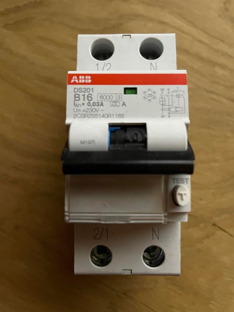 ABB Haf DS201 aardlekautomaat B16, Ophalen of Verzenden