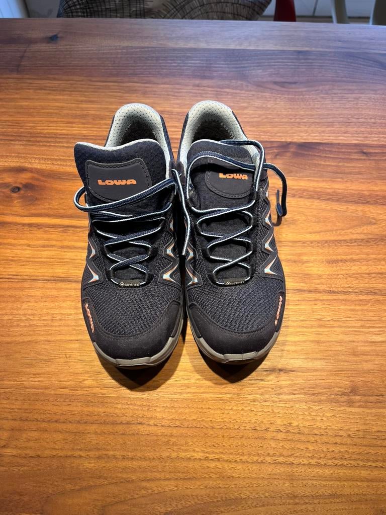 wandelschoenen dames Lowa Innox, blauw, maat 38, Ophalen of Verzenden, Zo goed als nieuw, Schoenen