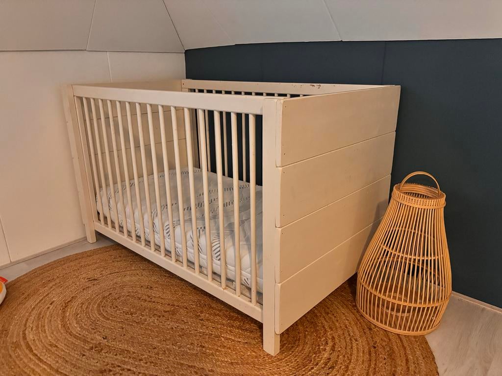 Steigerhouten ledikant met matras, Ophalen, Gebruikt, Ledikant