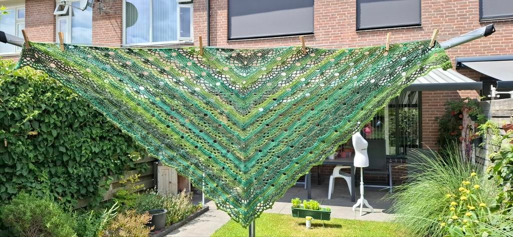 Fijn gehaakte omslagdoek sjaal WOL, Ophalen of Verzenden, Nieuw, Maat 46/48 (XL) of groter, Sjaal