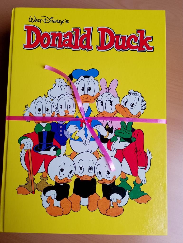 Donald duck verzamel map 1 en 2 jaartal 1994, Meerdere stripboeken, Ophalen, Gelezen
