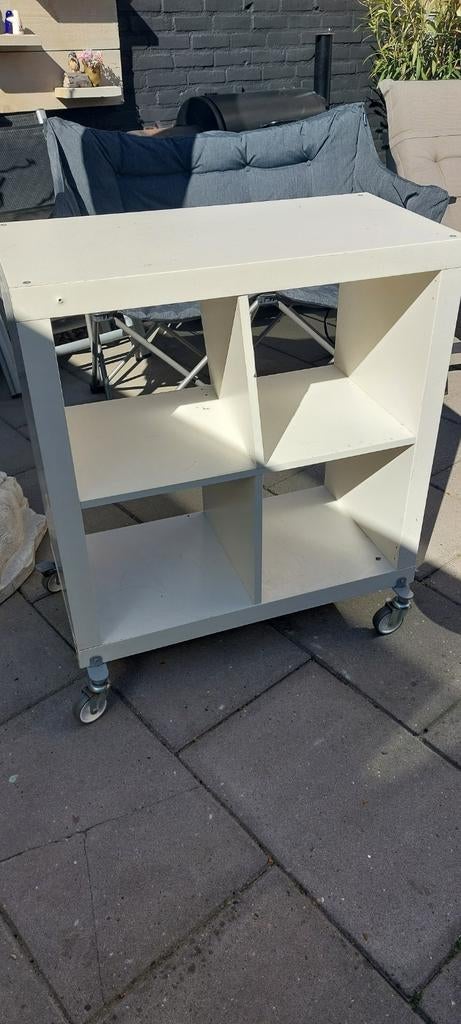 Kallax kast met wieltjes - Handig en verrijdbaar, Huis en Inrichting, Ophalen, Gebruikt