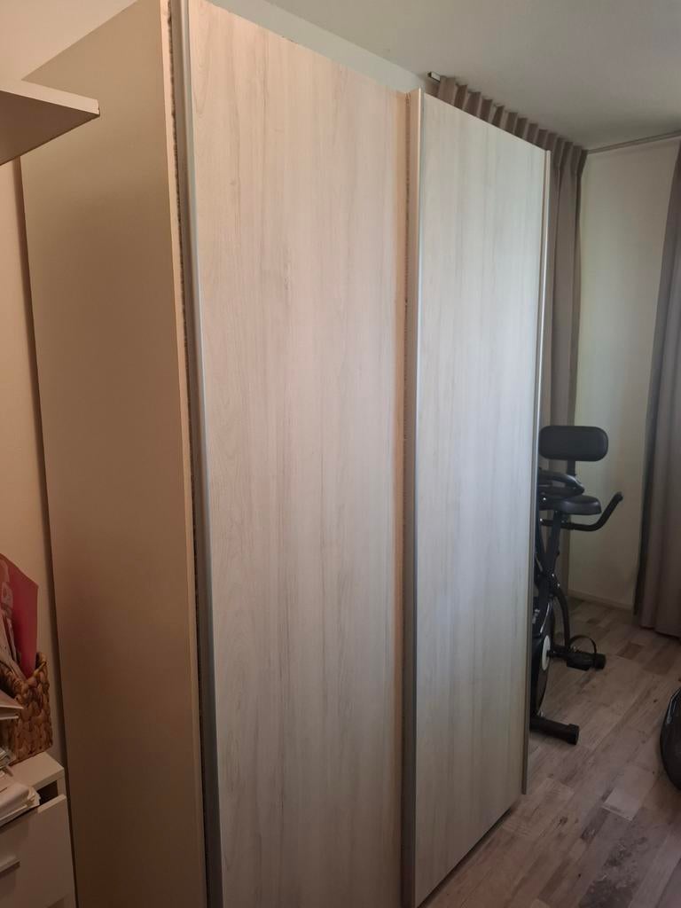 Linnenkast met schuifdeuren, Ophalen, Gebruikt, 50 tot 75 cm, 200 cm of meer