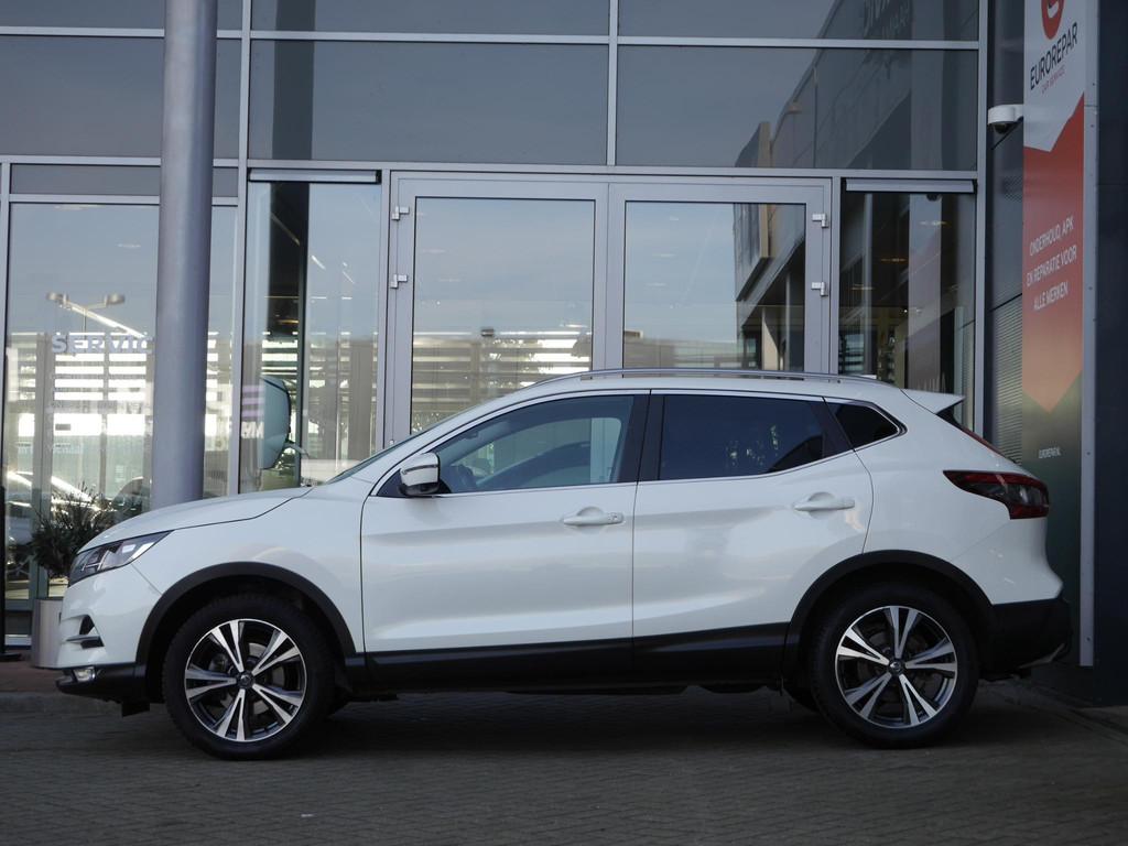Nissan Qashqai 1.2 N-Connecta | Panoramadak | Trekhaak | Par, Voorwielaandrijving, Stof, Gebruikt, 4 cilinders