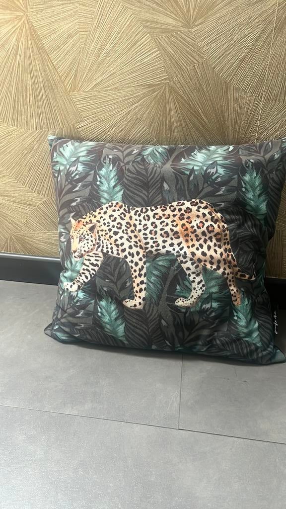 Sierkussen panter print, Huis en Inrichting, Woonaccessoires | Kussens, Ophalen, ., Vierkant, Zo goed als nieuw