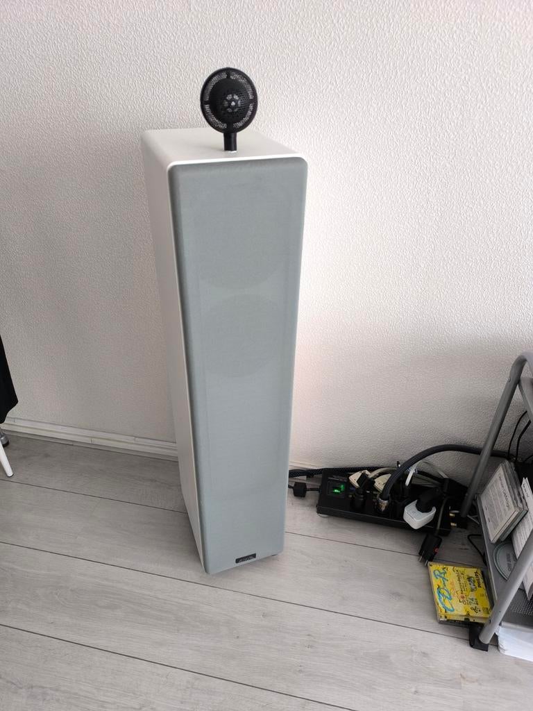 Magnat Lambda 10, Ophalen, 120 watt of meer, Front, Rear of Stereo speakers, Magnat