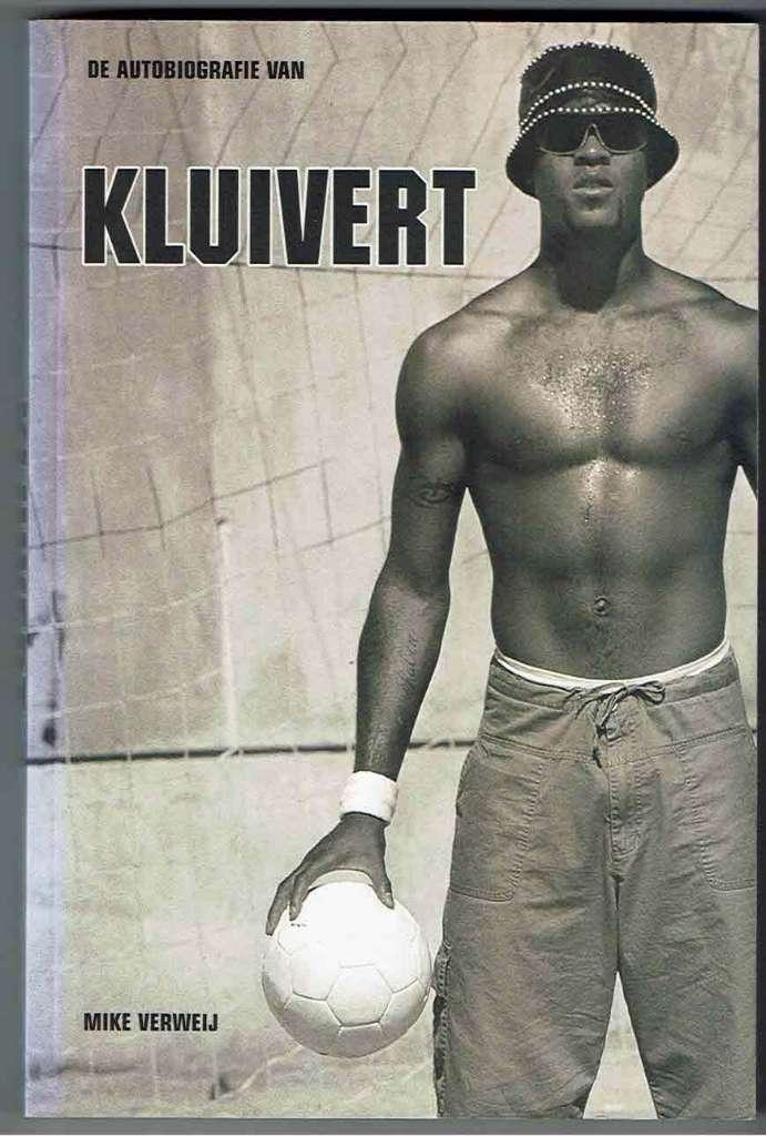 De autobiografie van Kluivert - Mike Verweij, Gelezen, Ophalen of Verzenden, Balsport, Mike Verweij