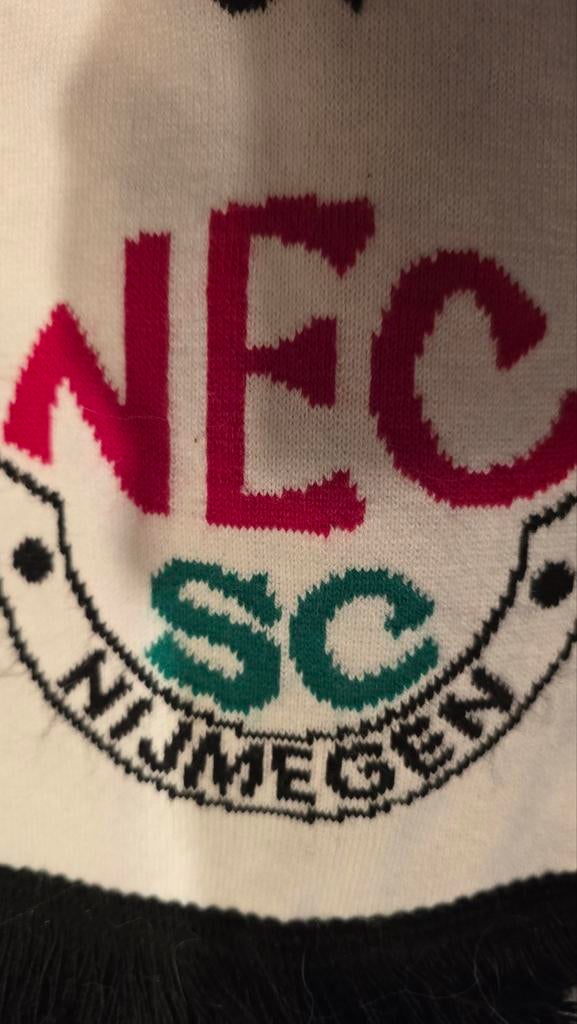 Gezocht kaartje voor bekerfinale AZ-NEC., Eén persoon