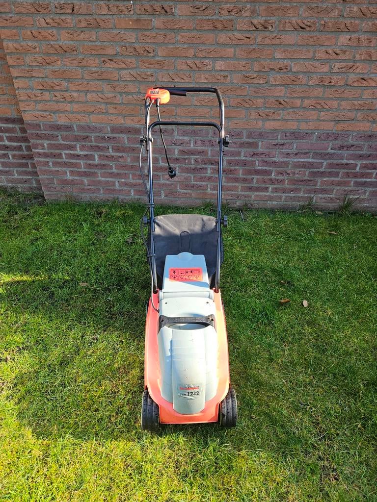 Elektrische grasmaaier - Ergo Tools Pattfield E-EM 1232, Tuin en Terras, Grasmaaiers, Gebruikt, Elektrische grasmaaier, 30 t/m 39 cm