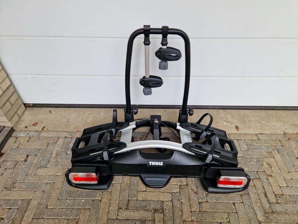 Thule VeloCompact 925 Kantelbare drager voor 2 Fietsen, Ophalen, Brede banden, Zo goed als nieuw, 2 fietsen