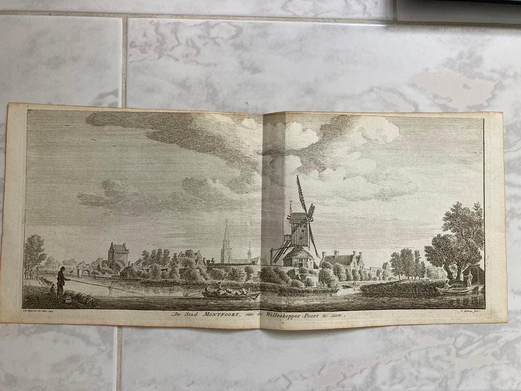 De Stad Montfoort, van de Willeskopper - Poort te zien, 1744, Antiek en Kunst, Kunst | Etsen en Gravures, Stadsgezicht, Ophalen of Verzenden