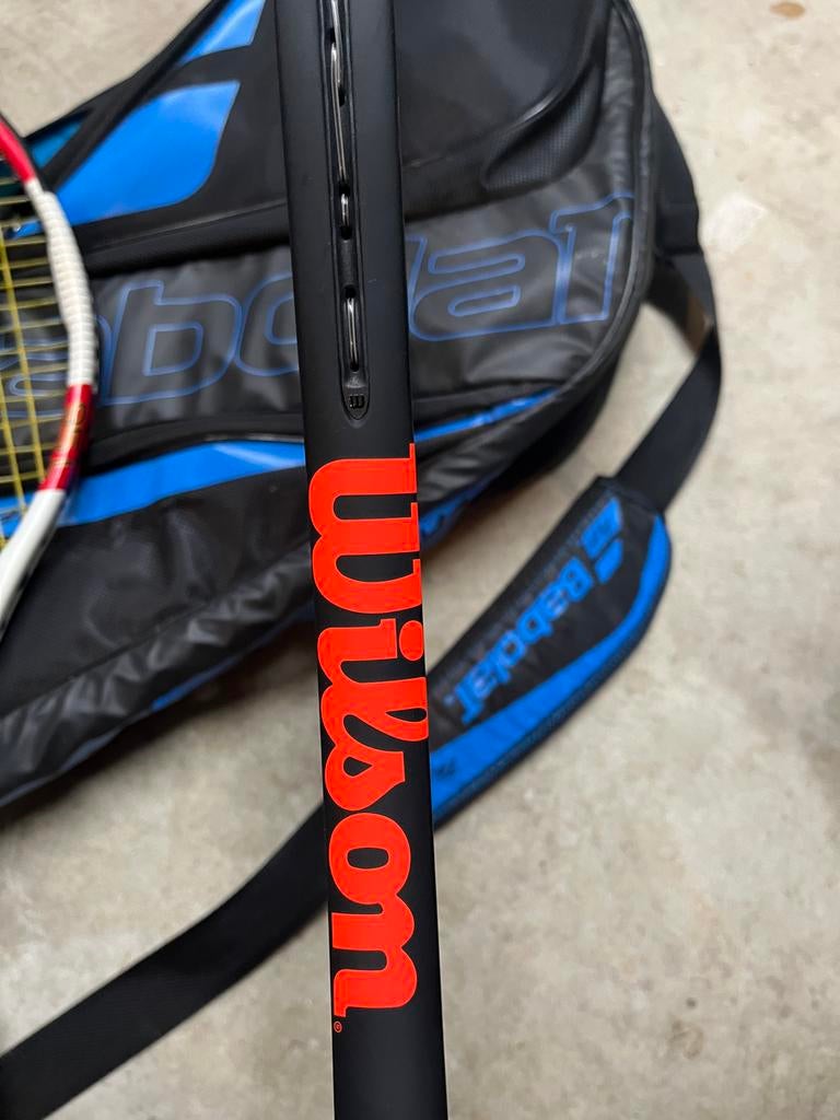 Twee Wilson tennisrackets (Clash 98 & Six One) met Babolat t, Sport en Fitness, Tennis, Ophalen of Verzenden, Zo goed als nieuw
