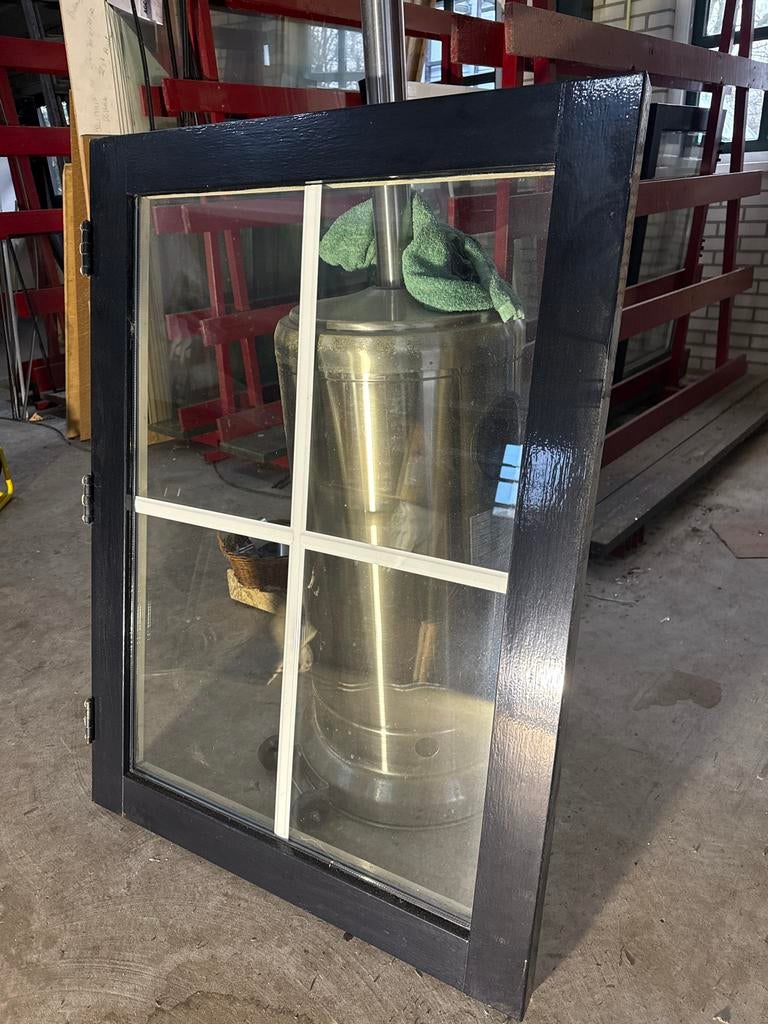 Raam helemaal gaaf met glas, Doe-het-zelf en Verbouw, Glas en Ramen, Ophalen, Gevelraam of Ruit, Gebruikt, Minder dan 80 cm