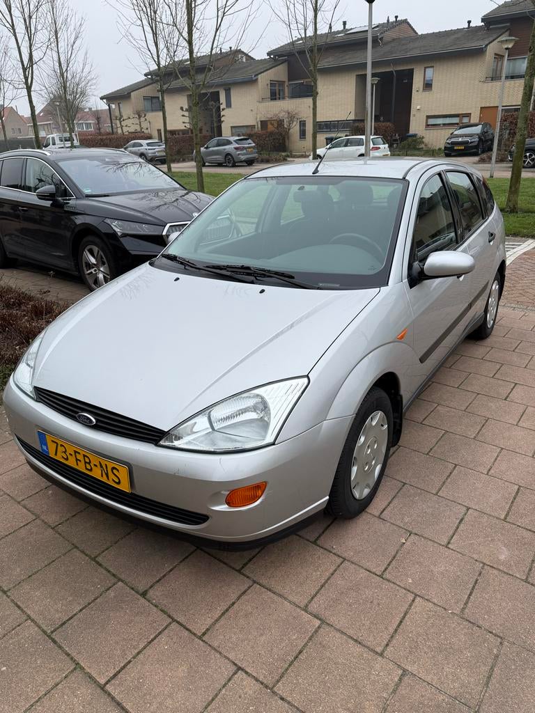 Ford Focus 1.4I 55KW EERSTE EIGENAAR!!, Auto's, 4 cilinders, 49 €/maand, Origineel Nederlands, Handgeschakeld