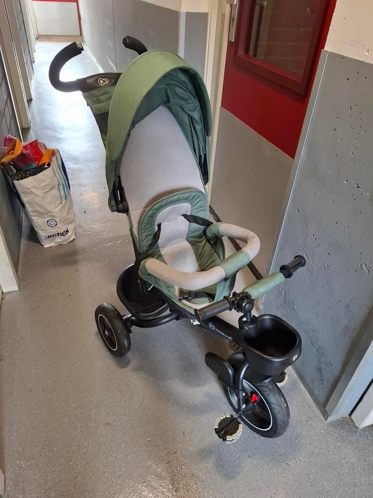 Driewieler fietsje met duwstang. Weinig gebruikt!, Ophalen, Zo goed als nieuw, Kinderkraft, Duwstang