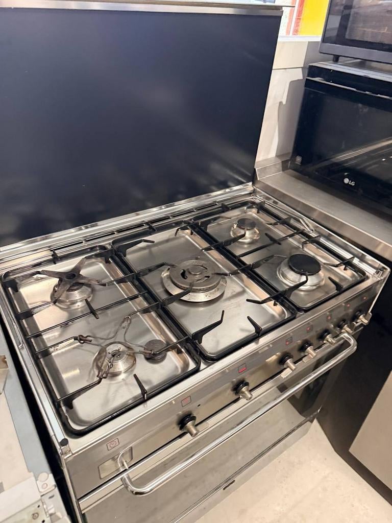 SMEG gasfornuis 5-pits met oven, Ophalen, 60 cm of meer, Gas, Vrijstaand