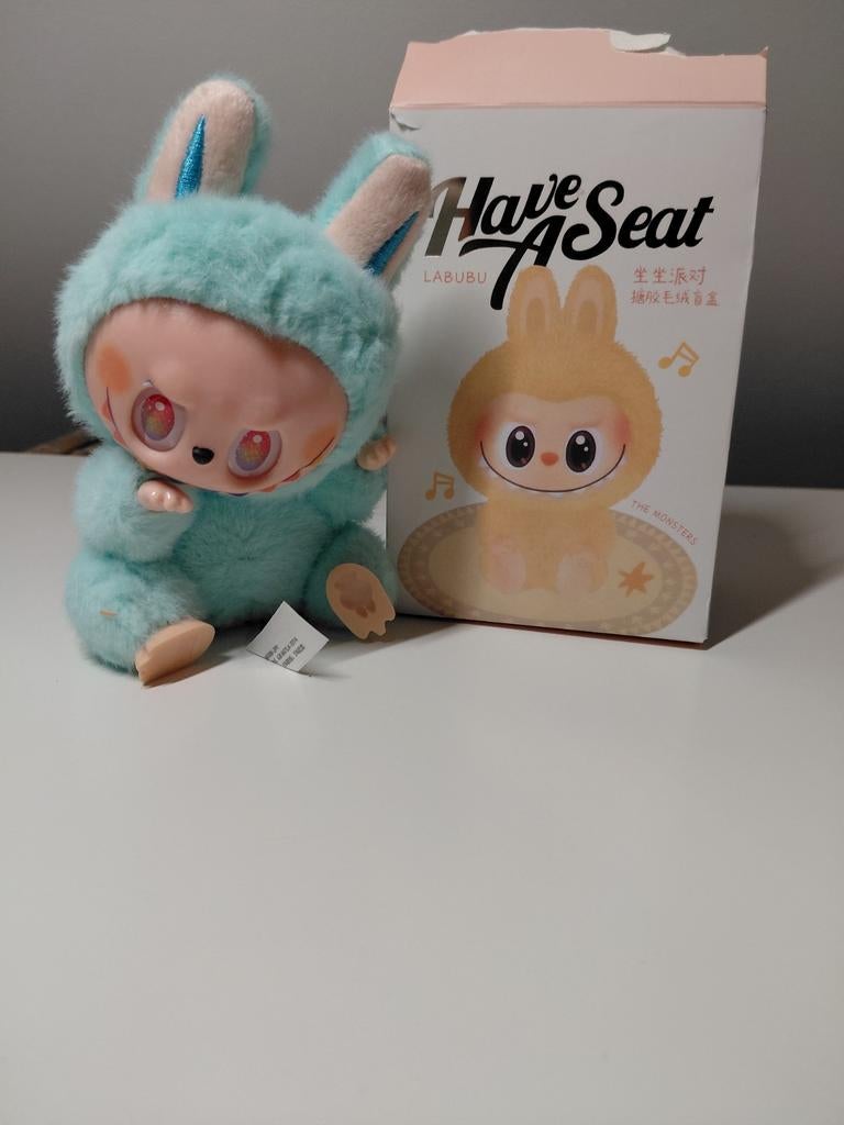Have a seat labubu, Ophalen of Verzenden, Zo goed als nieuw