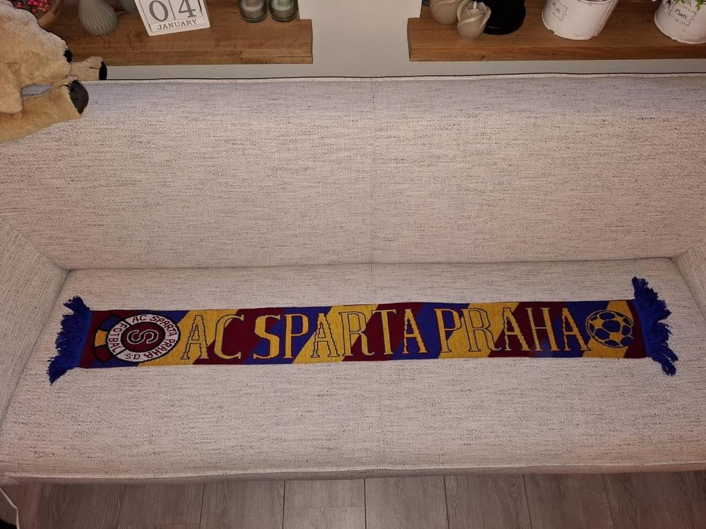 AC Sparta Praha Sjaal, Verzamelen, Sportartikelen en Voetbal, AC Sparta Praha, Milady Horákové 1066/98, 170 00 Praha 7-Holešovice, Czech Republic