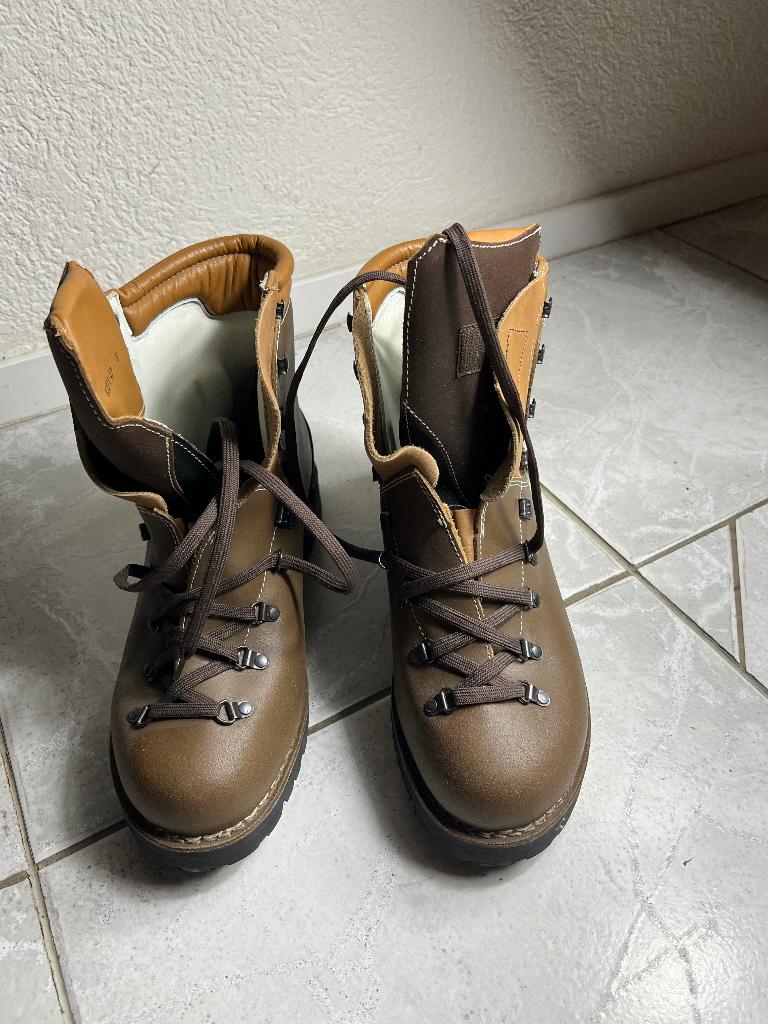 Nieuw paar Meindl Super Perfect Defensie schoenen maat 47, Sport en Fitness, Bergsport en Wandelen, Verzenden, Nieuw, Schoenen