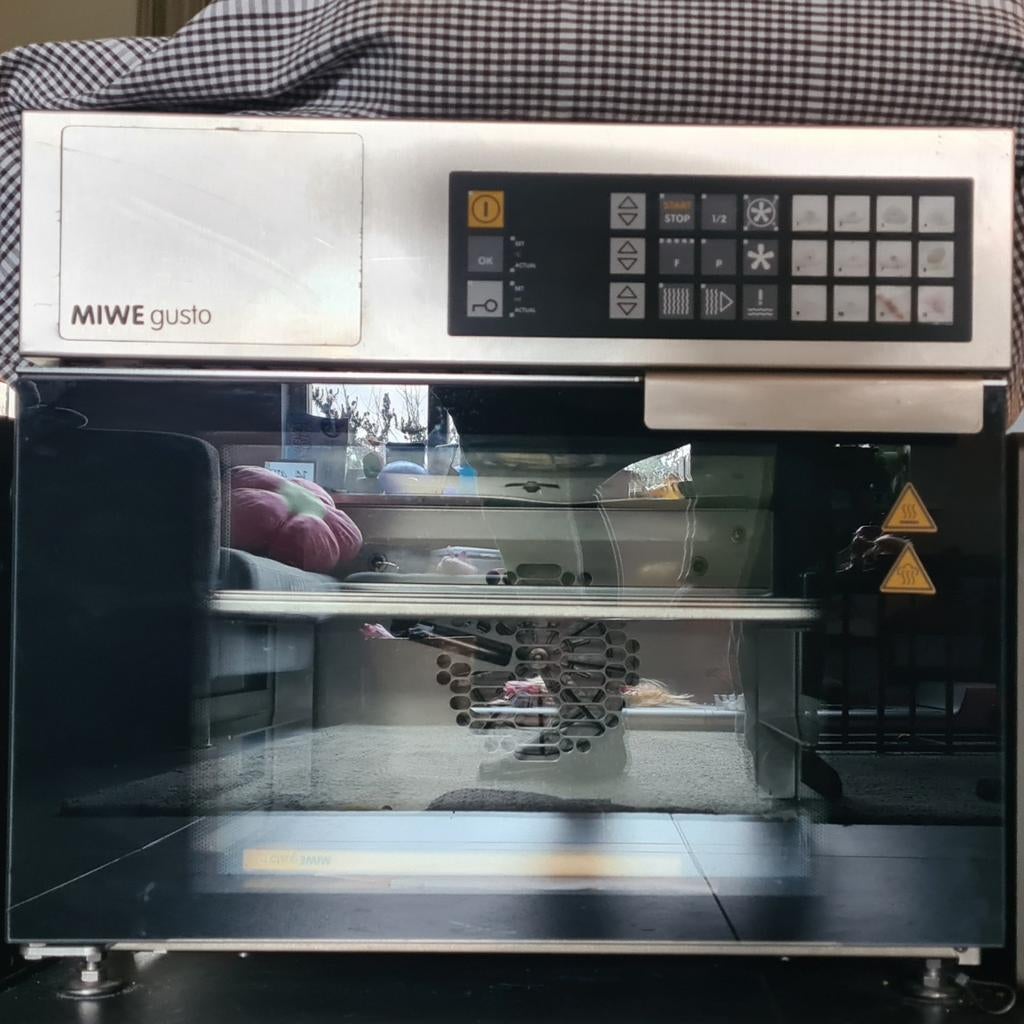 Nieuwe Miwe Gusto broodoven, 230 volt 5 liter watertank, Ophalen of Verzenden, Nieuw, 60 cm of meer, Minder dan 45 cm