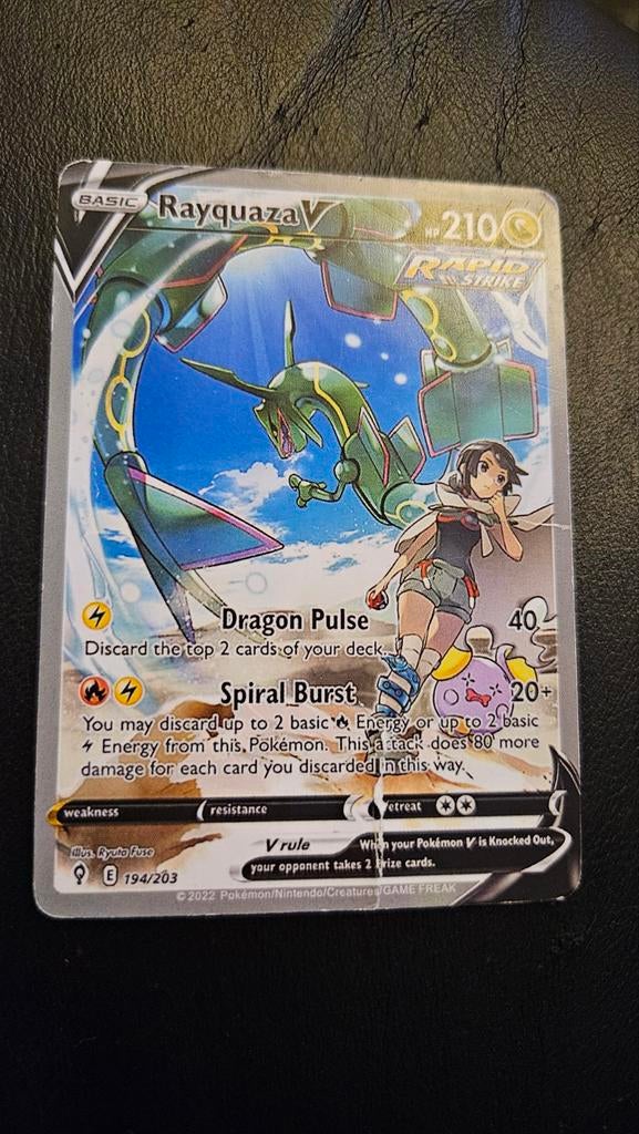 Pokemon kaart Rayquaza V 194/203, Ophalen of Verzenden, Gebruikt, Losse kaart