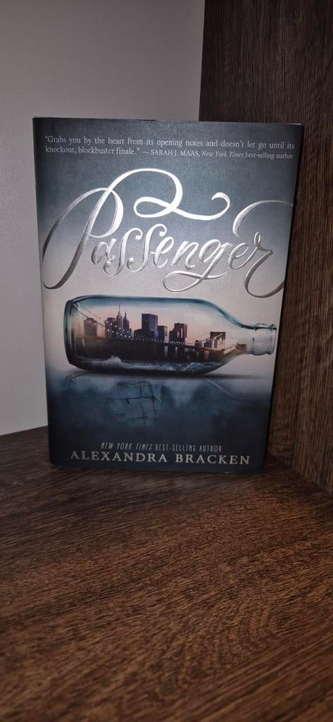 Passenger - Alexandra Bracken (Hardcover), Ophalen of Verzenden, Zo goed als nieuw, Alexandra Bracken