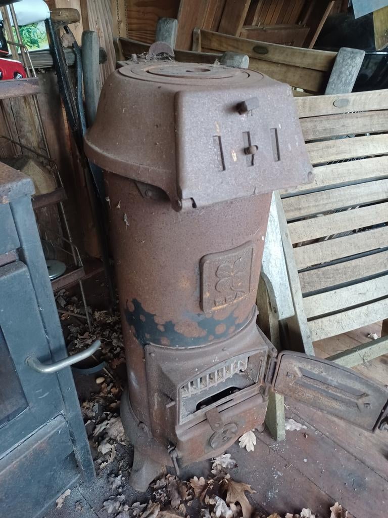 Ouderwetse  Houtkachel in Goede Staat, Gebruikt, Houtkachel, Ophalen of Verzenden, Vrijstaand