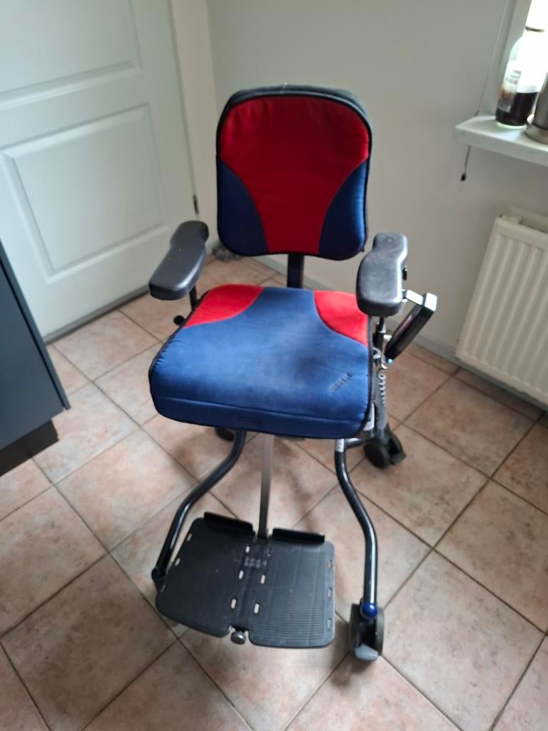 Stoel voor kind met meer ondersteuning, Ophalen, Gebruikt