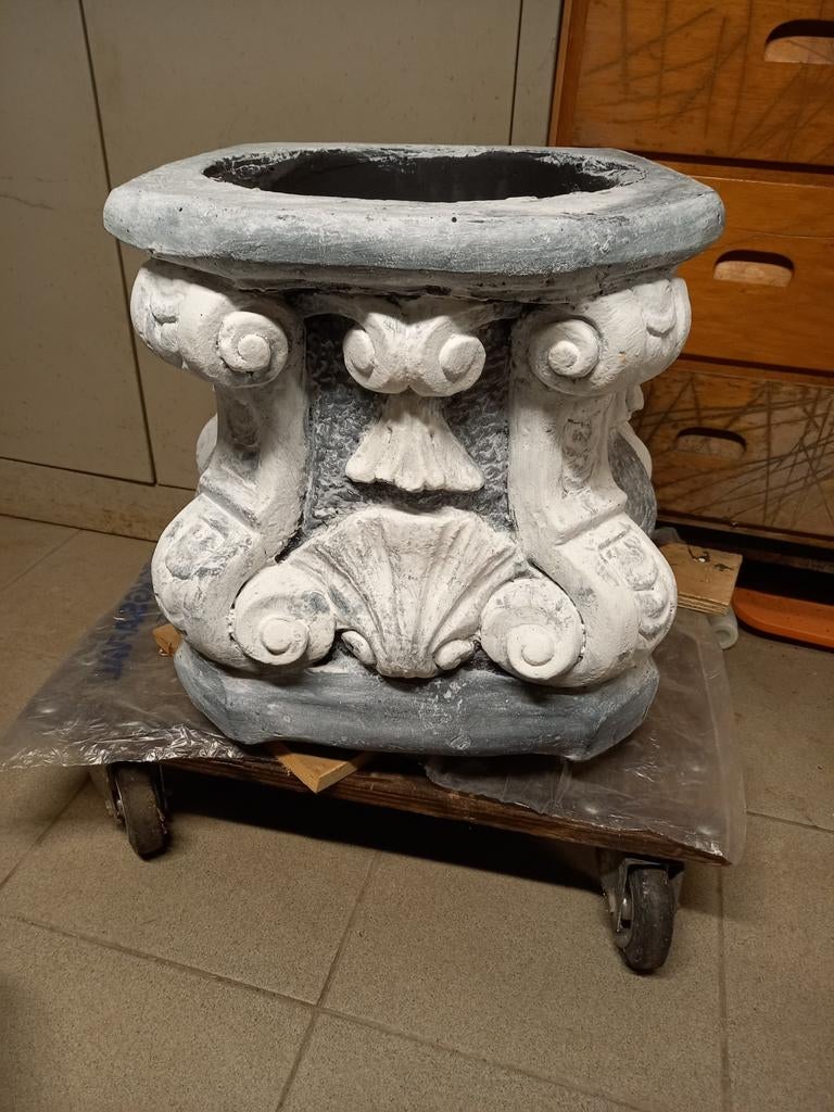 Ovale betonnen bloembak op zuil - zwaar, Gebruikt, Balkon, Overige vormen, Beton