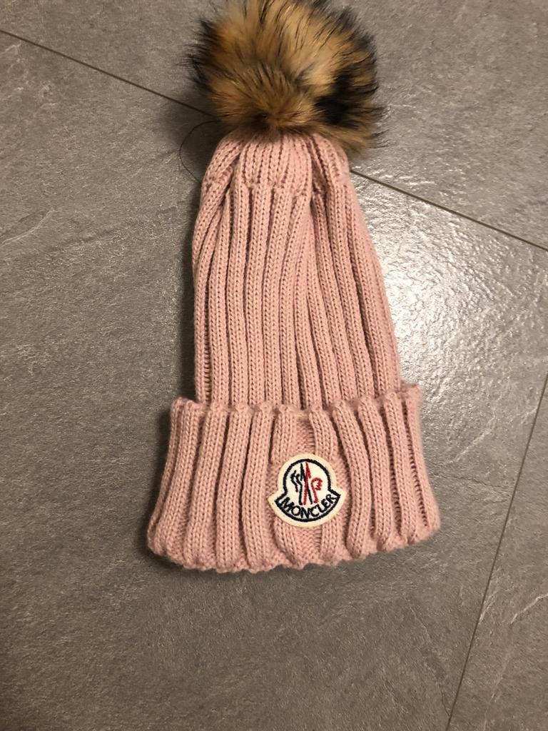 Moncler muts met pompon - Roze, Kinderen en Baby's, Meisje, Ophalen of Verzenden, Zo goed als nieuw, 104 of kleiner