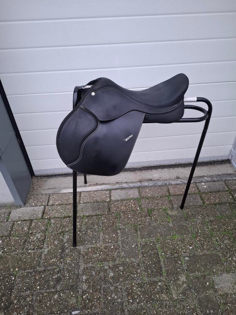 Wintec springzadel 16 inch, Dieren en Toebehoren, Ophalen of Verzenden, Springen, Zo goed als nieuw