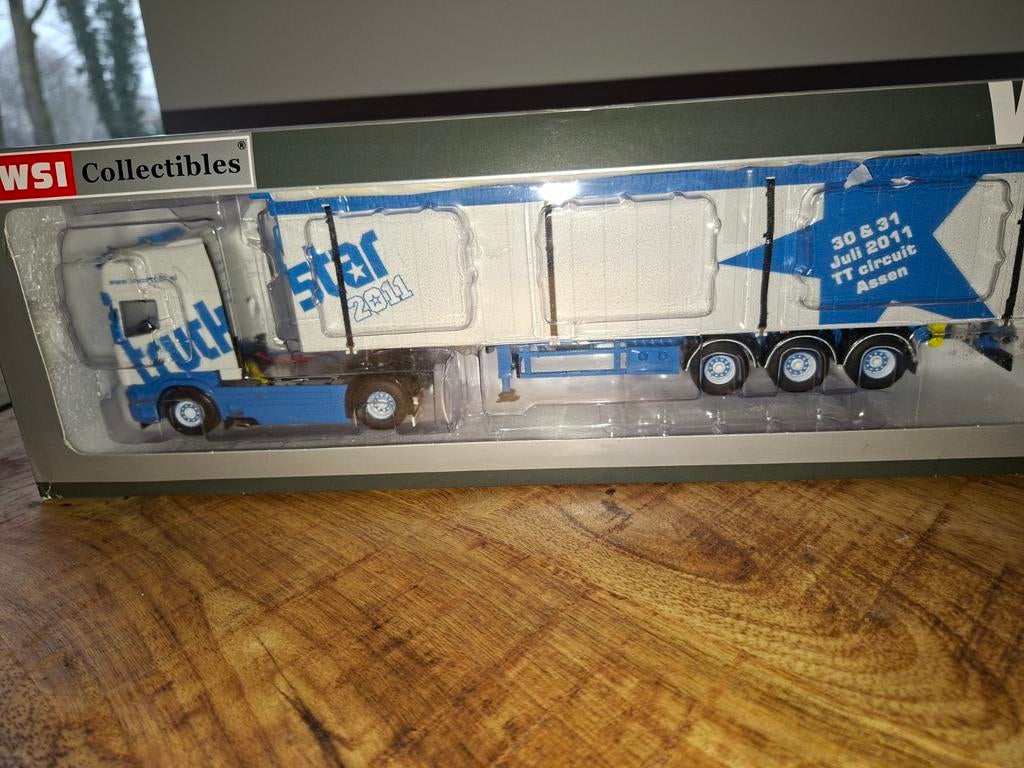 WSI Scania R6 Topline TRUCKSTAR FESTIVAL 2011, Hobby en Vrije tijd, Modelauto's | 1:50, Ophalen, Nieuw, Bus of Vrachtwagen, Wsi