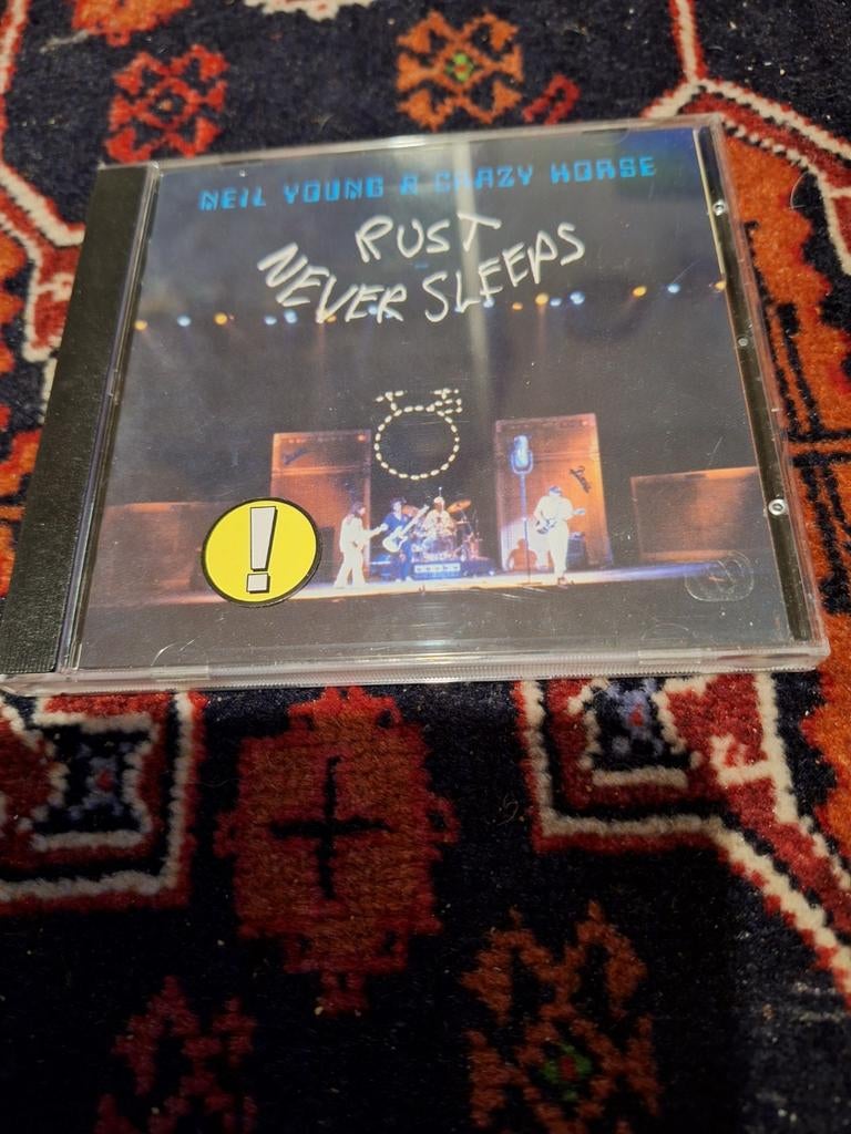 Compact disc  NEIL YOUNG& CRAZY HORSE, Cd's en Dvd's, Ophalen of Verzenden, Zo goed als nieuw