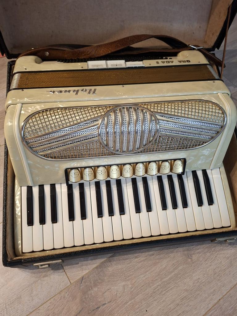 Hohner Granada II Accordeon, Muziek en Instrumenten, Ophalen, Zo goed als nieuw, Hohner