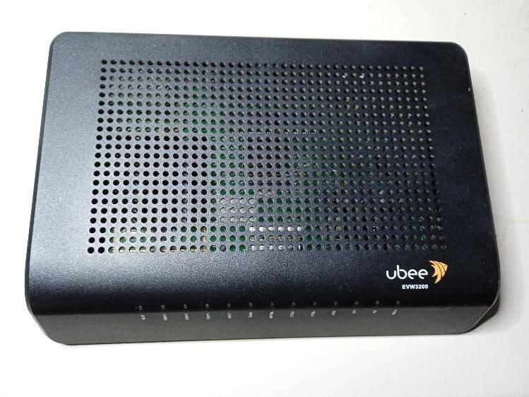 UBEE EVW3200 modem, Verzenden, Zo goed als nieuw, Router met modem