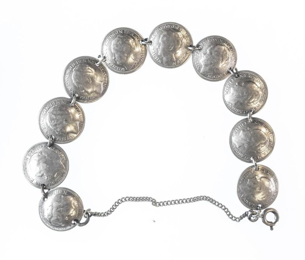 Armband met gebolde 10 cents Wilhelmina opgestoken haar, Setje, Zilver, Ophalen of Verzenden, 10 cent