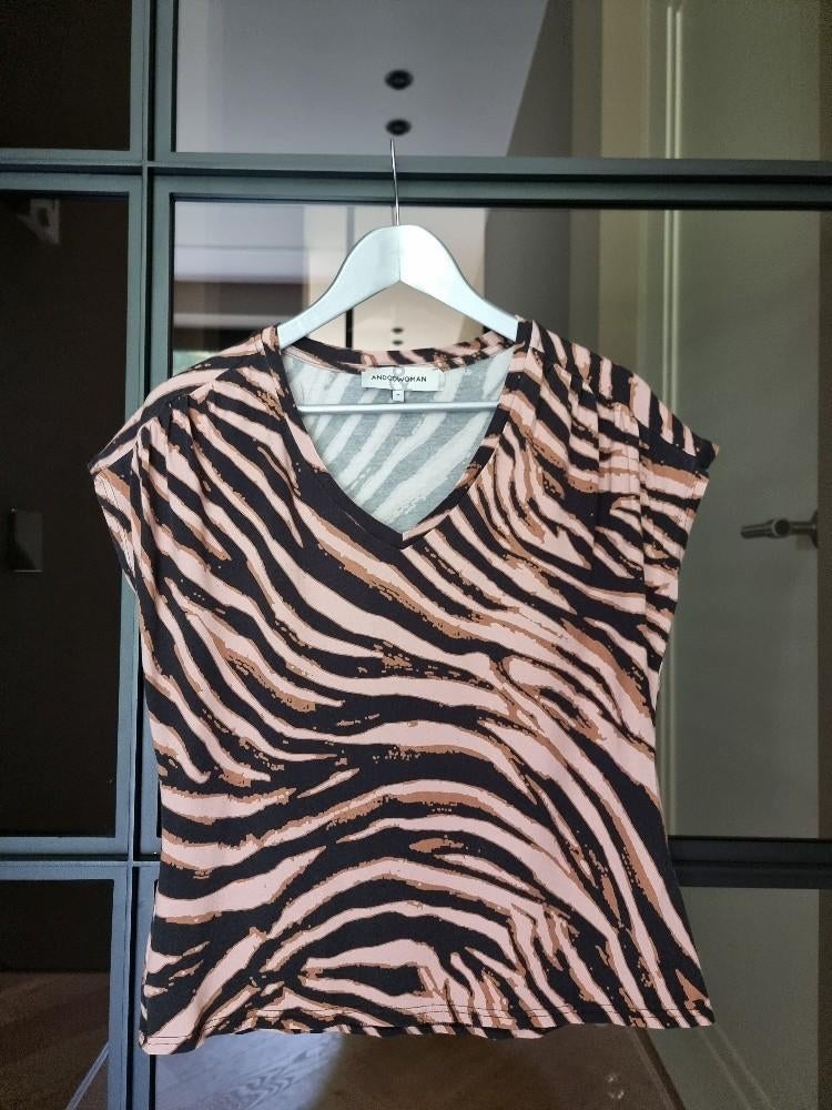 &Co Woman, mooie top met V hals, maat M, Maat 38/40 (M), Overige kleuren, &Co Woman, Ophalen of Verzenden