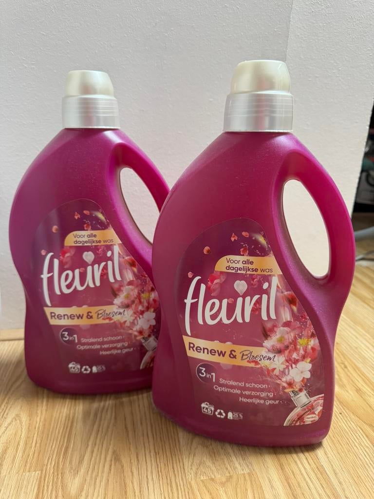 Twee nieuwe flessen Fleuril vloeibaar wasmiddel, Ophalen, Schoonmaakmiddel